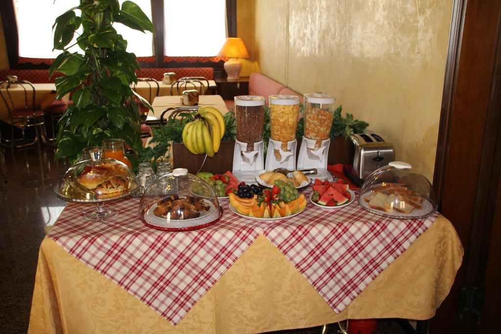 Albergo Ristorante Leon D'Oro Noventa di Piave Buitenkant foto