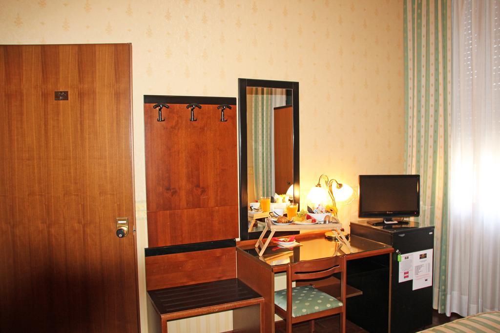 Albergo Ristorante Leon D'Oro Noventa di Piave Buitenkant foto