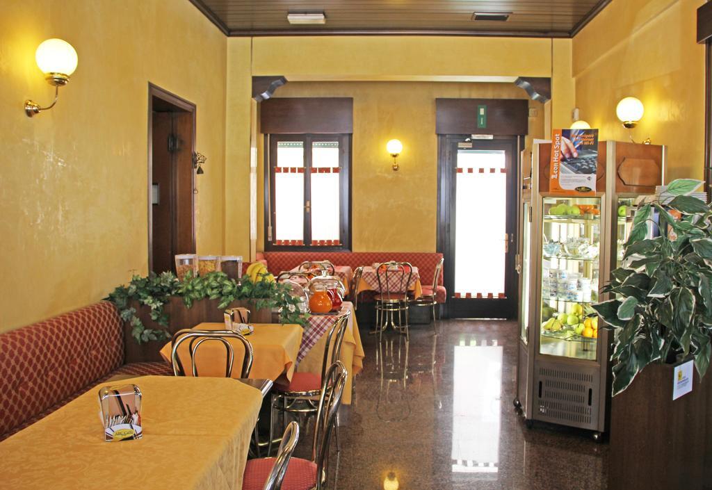 Albergo Ristorante Leon D'Oro Noventa di Piave Buitenkant foto