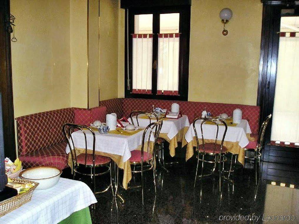 Albergo Ristorante Leon D'Oro Noventa di Piave Buitenkant foto