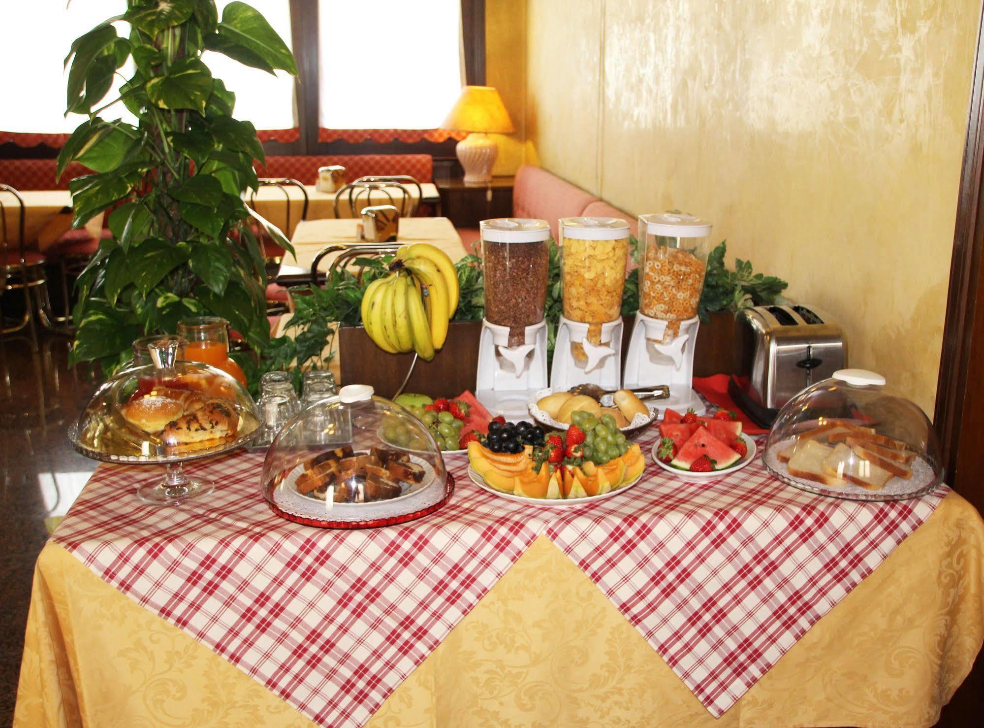 Albergo Ristorante Leon D'Oro Noventa di Piave Buitenkant foto